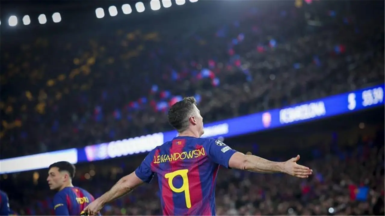 كواليس رفض ليفاندوفسكي عرضاً خرافياً بقيمة 200 مليون يورو من أجل برشلونة